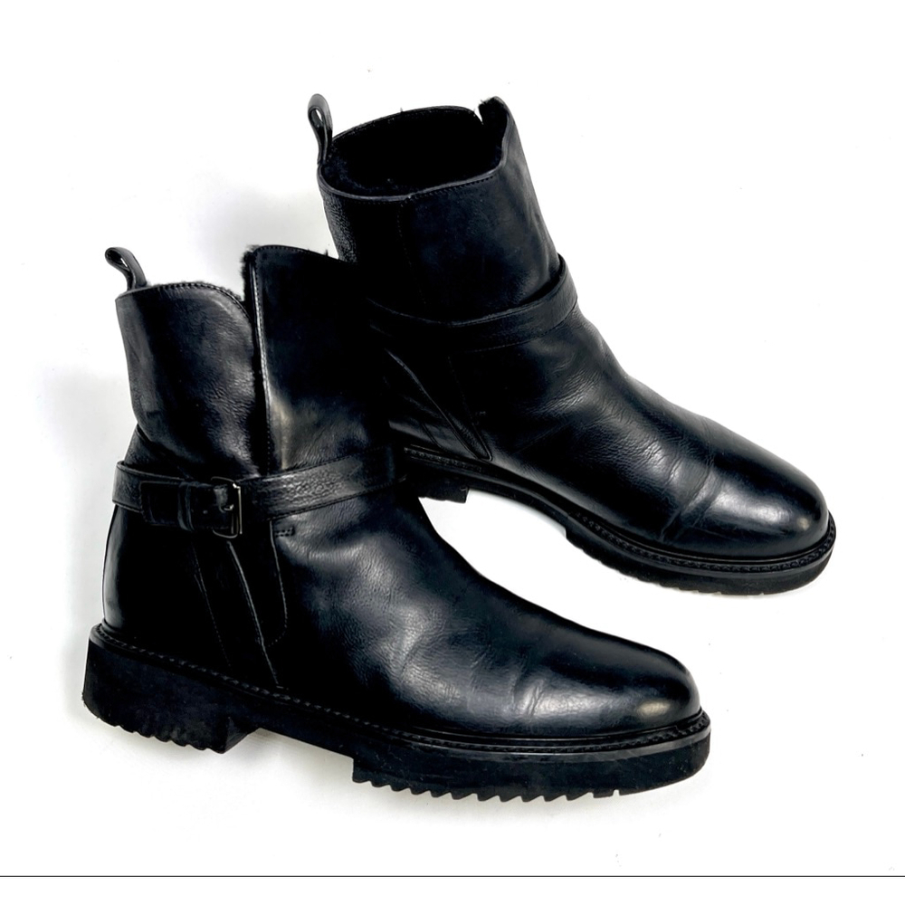 Vince Womans Boots Black Leather Ankle Boots with Buckle Detail US 9 Fur Leather